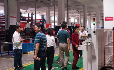 阿裏(li)巴巴集(ji)團(tuan)廚房(fang)大家電負(fu)責人子(zi)謖(su)壹(yi)行(xing)到訪佳歌集(ji)團(tuan)，共探智(zhi)慧(hui)工(gong)廠(chang)與(yu)家電產(chan)業數字化(hua)新(xin)未(wei)來(lai)